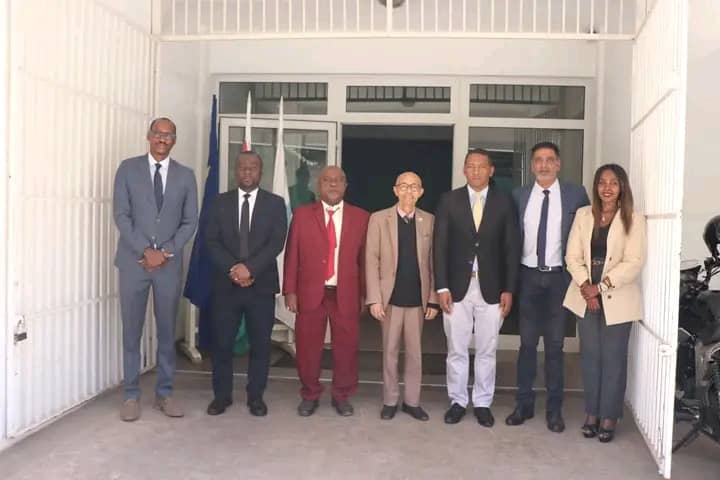 image El-Yachroutu en visite au centre d'informations maritimes (CRFIM)